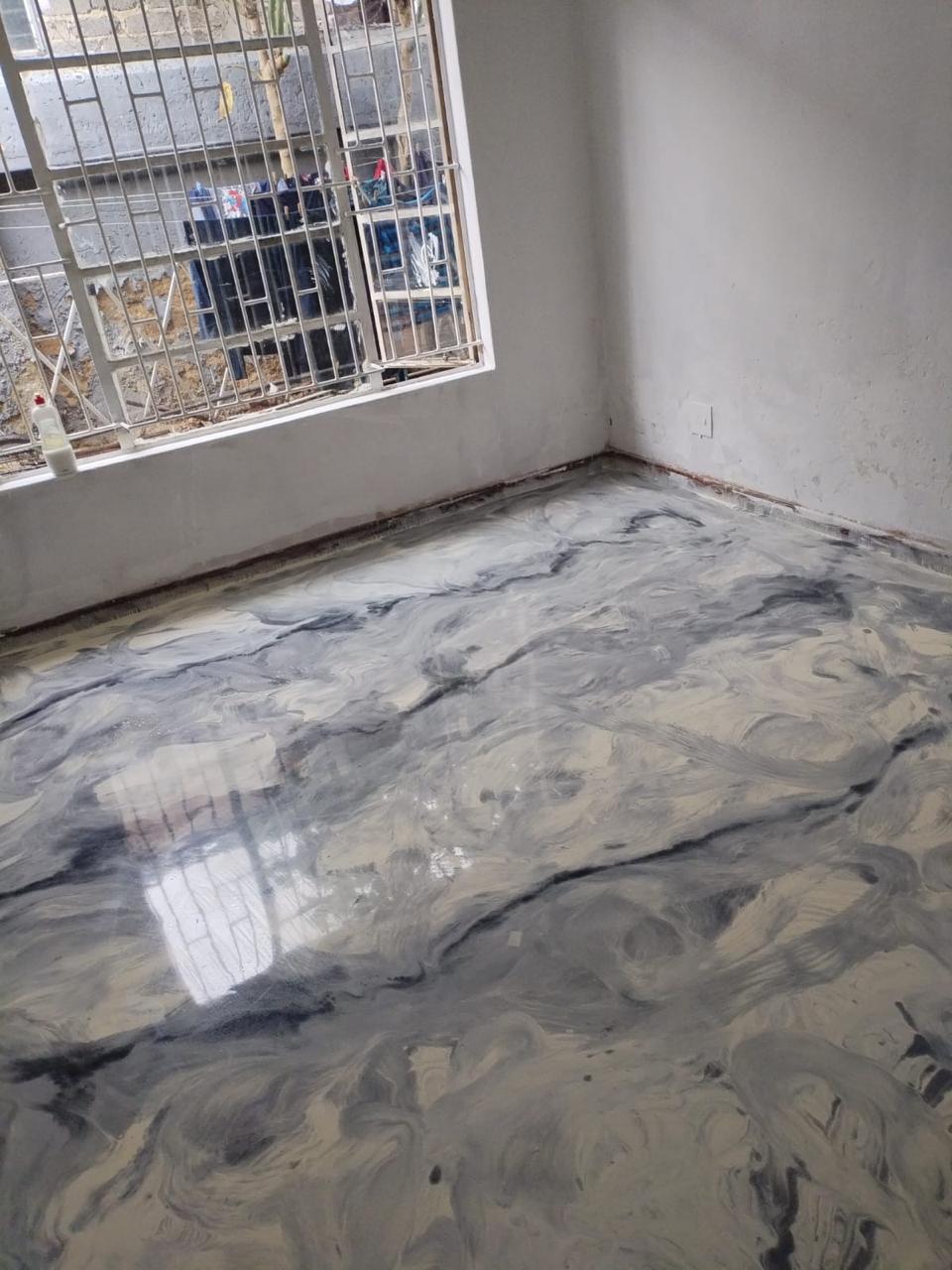 High-gloss resin epoxy floor finish